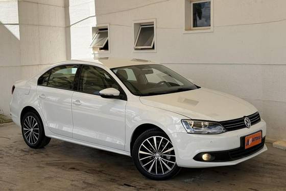 VOLKSWAGEN JETTA 2.0 COMFORTLINE FLEX 4P TIPTRONIC